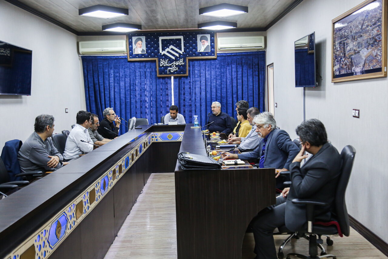 برگزیده کنکور سراسری عضو خانواده نظام مهندسی قم تجلیل شد