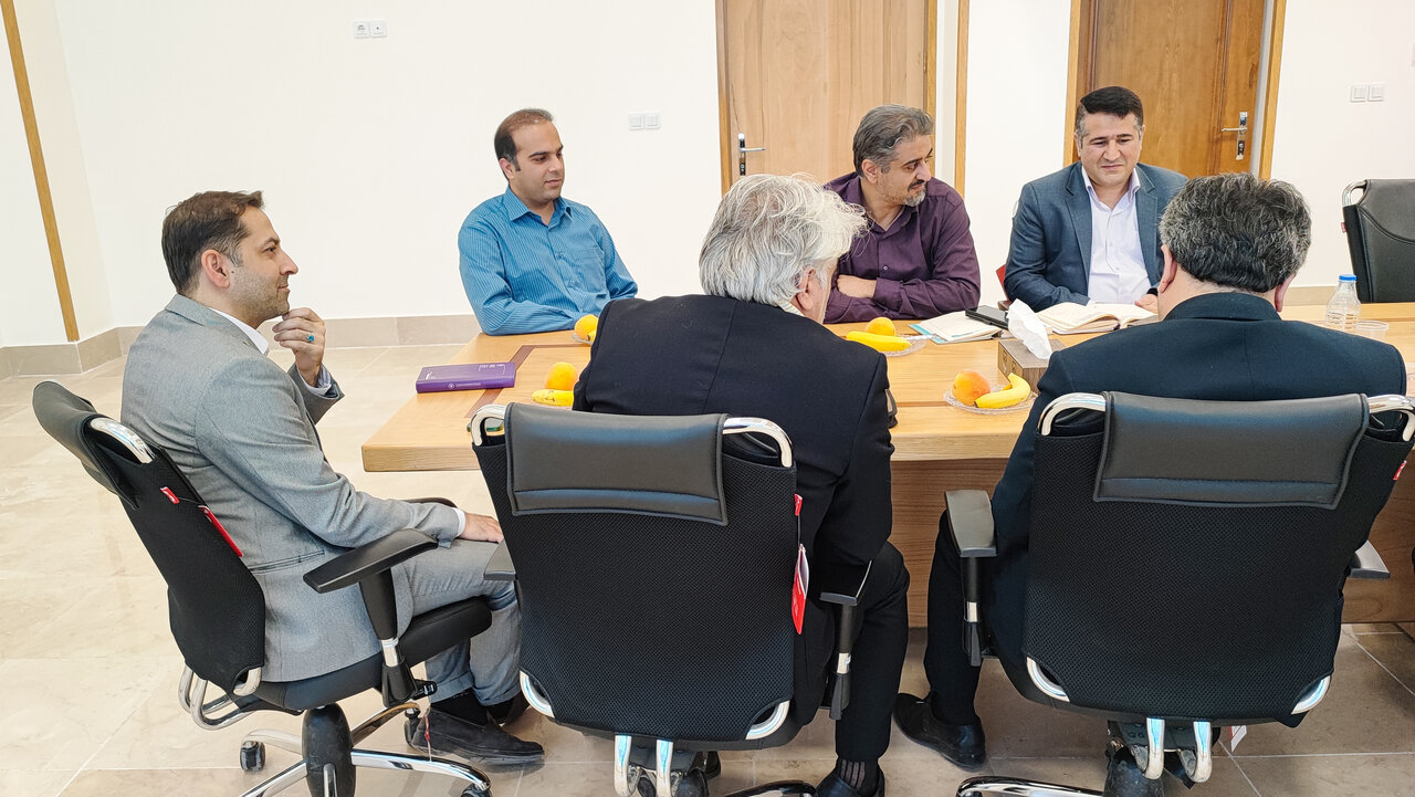 تجلیل از دو افتخار آفرین عرصه علمی عضو سازمان