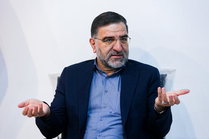 باید برای معیشت مهندسان فکری اساسی کرد باید برای معیشت مهندسان فکری اساسی کرد