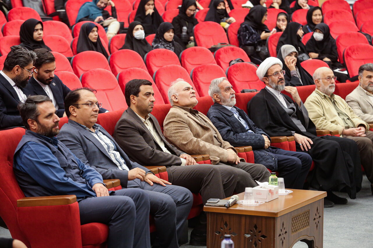 تجلیل از مقام علمی عبدالحمید نقره کار پژوهشگر برجسته ایرانی در حوزه  معماری و شهرسازی