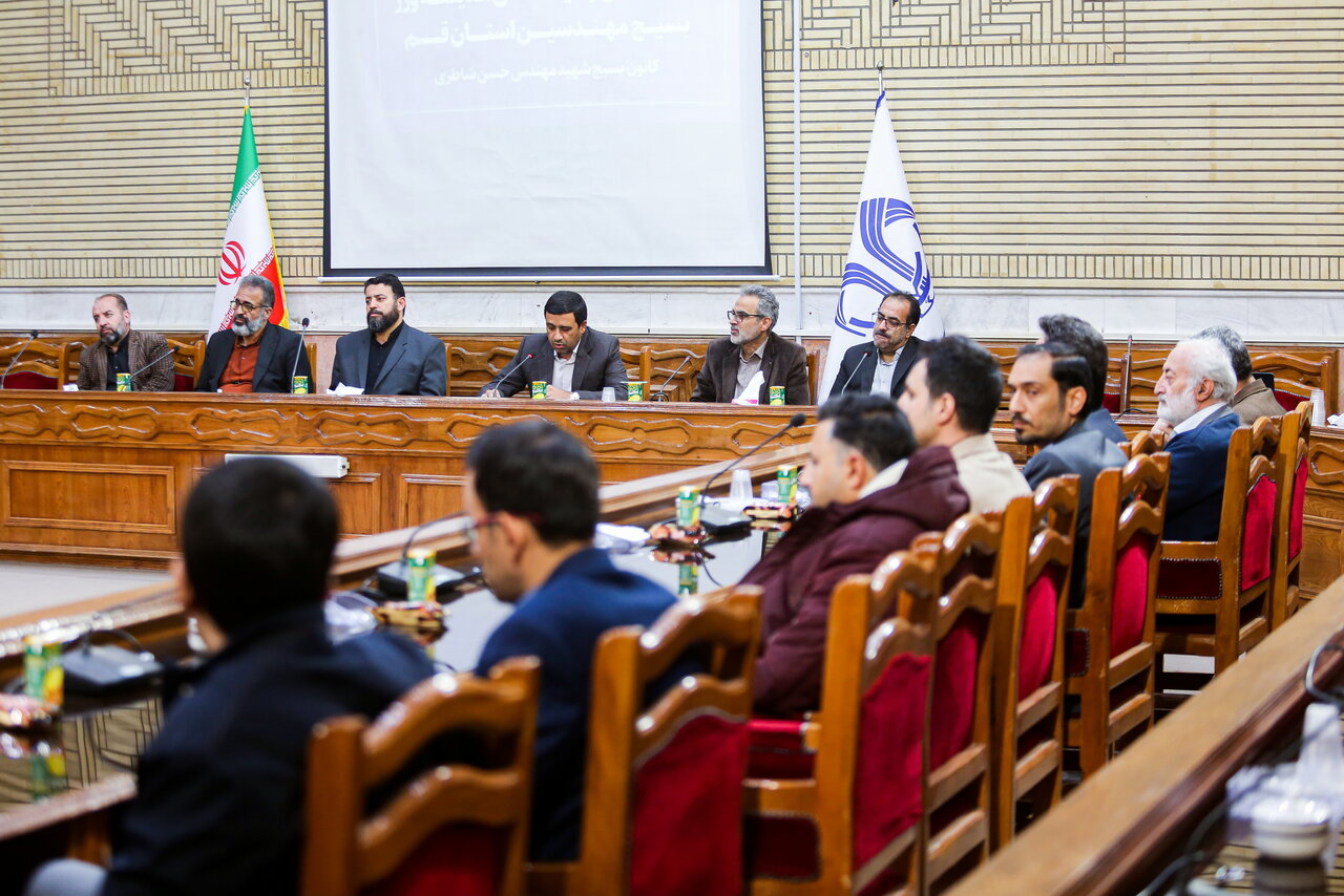 نشست مشترک مدیران دفاتر مهندسی و هیات های اندیشه ورز بسیج مهندسین قم برگزار شد