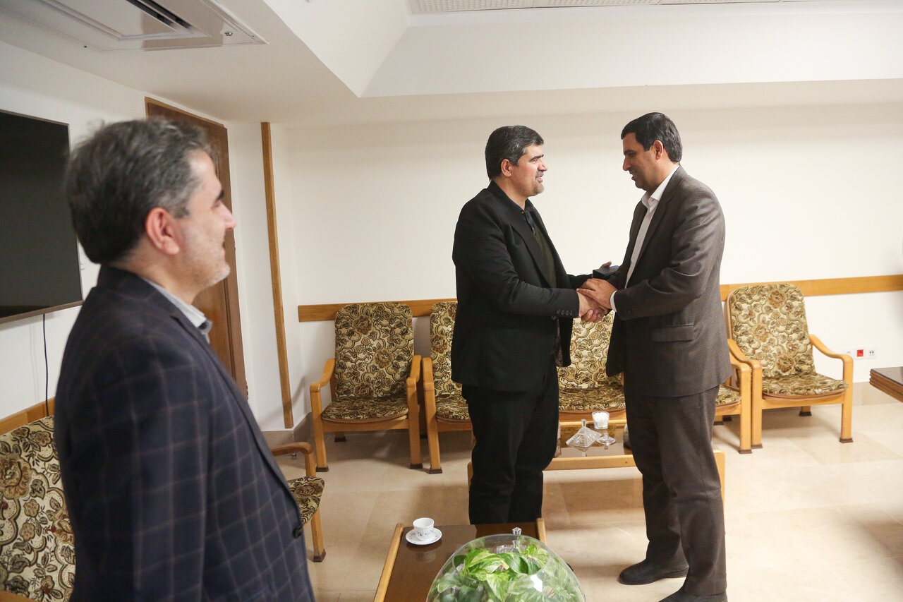 مدیر کل حفاظت محیط زیست قم با ریاست سازمان دیدار کرد