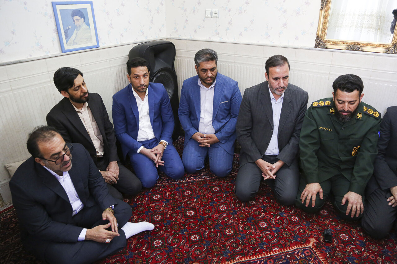 جمعی از مهندسان استان و کشور با خانواده شهید مهندس محسن صداقت دیدار کردند