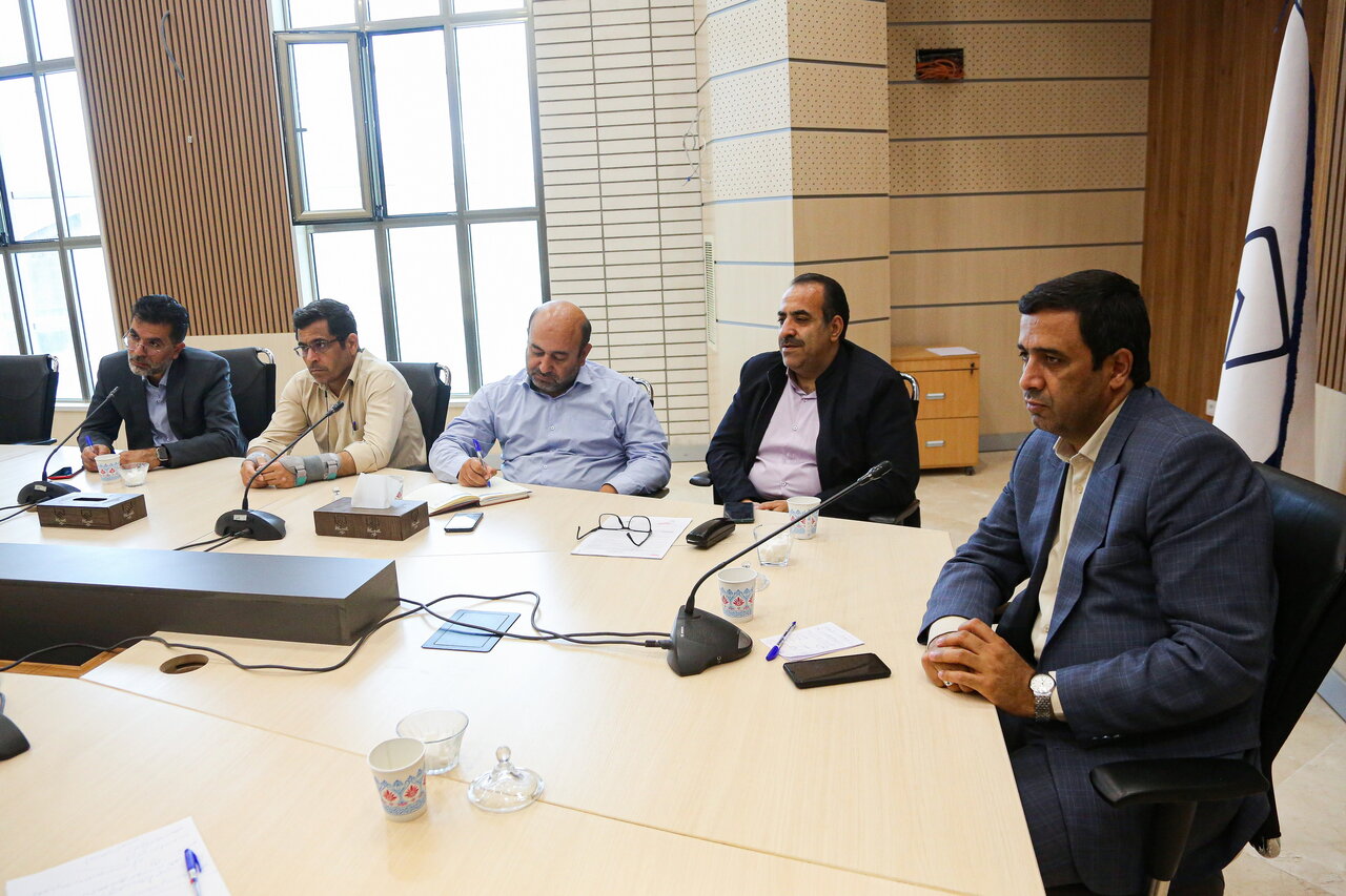 شهروندان قمی از کارگران ماهر و دارای کارت مهارت در ساخت و ساز استفاده کنند