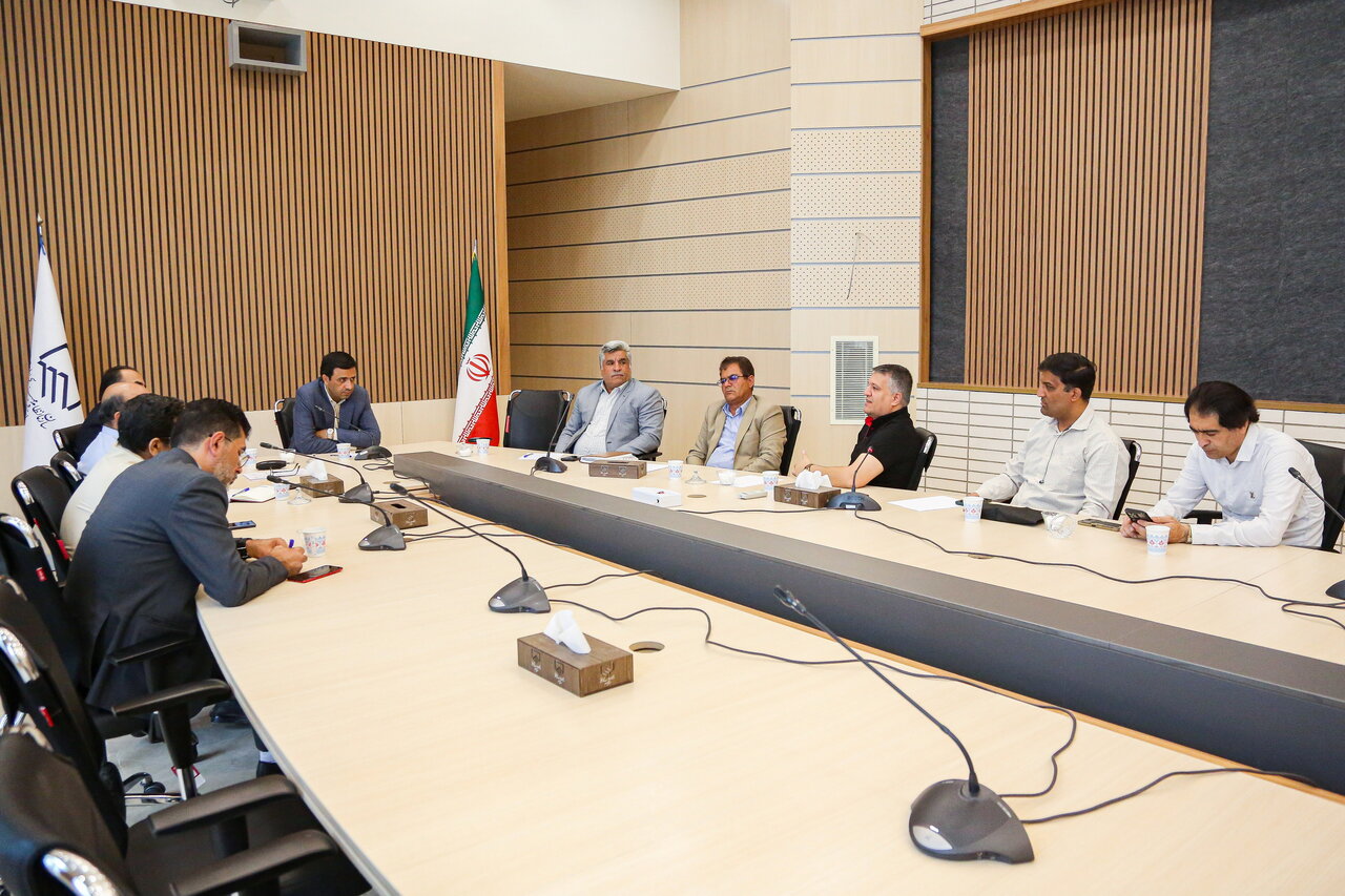 شهروندان قمی از کارگران ماهر و دارای کارت مهارت در ساخت و ساز استفاده کنند