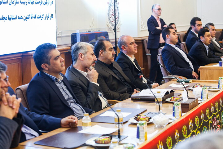 نخستین جلسه شورای مرکزی دوره دهم با حضور وزیر راه‌ و شهرسازی