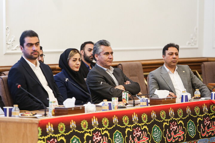 نخستین جلسه شورای مرکزی دوره دهم با حضور وزیر راه‌ و شهرسازی