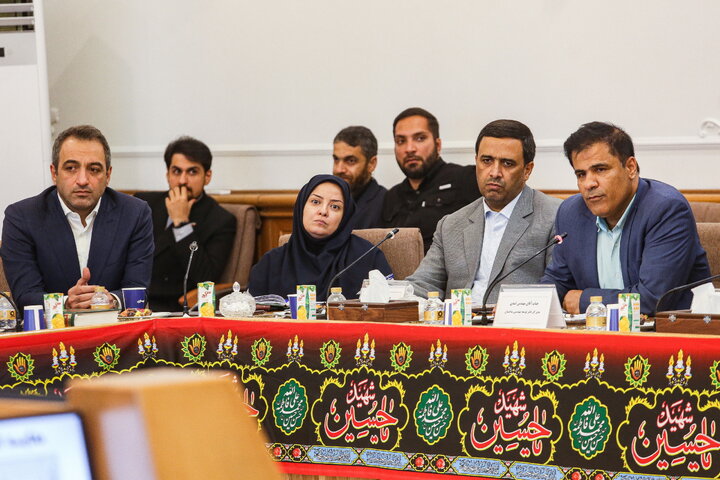 نخستین جلسه شورای مرکزی دوره دهم با حضور وزیر راه‌ و شهرسازی