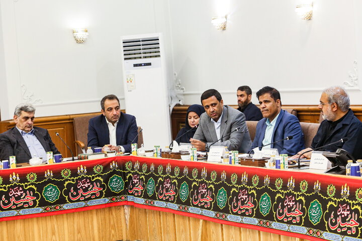 نخستین جلسه شورای مرکزی دوره دهم با حضور وزیر راه‌ و شهرسازی