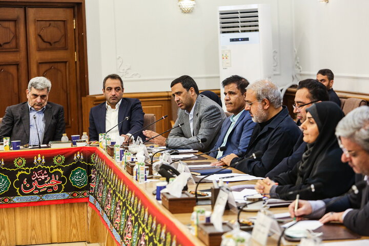 نخستین جلسه شورای مرکزی دوره دهم با حضور وزیر راه‌ و شهرسازی