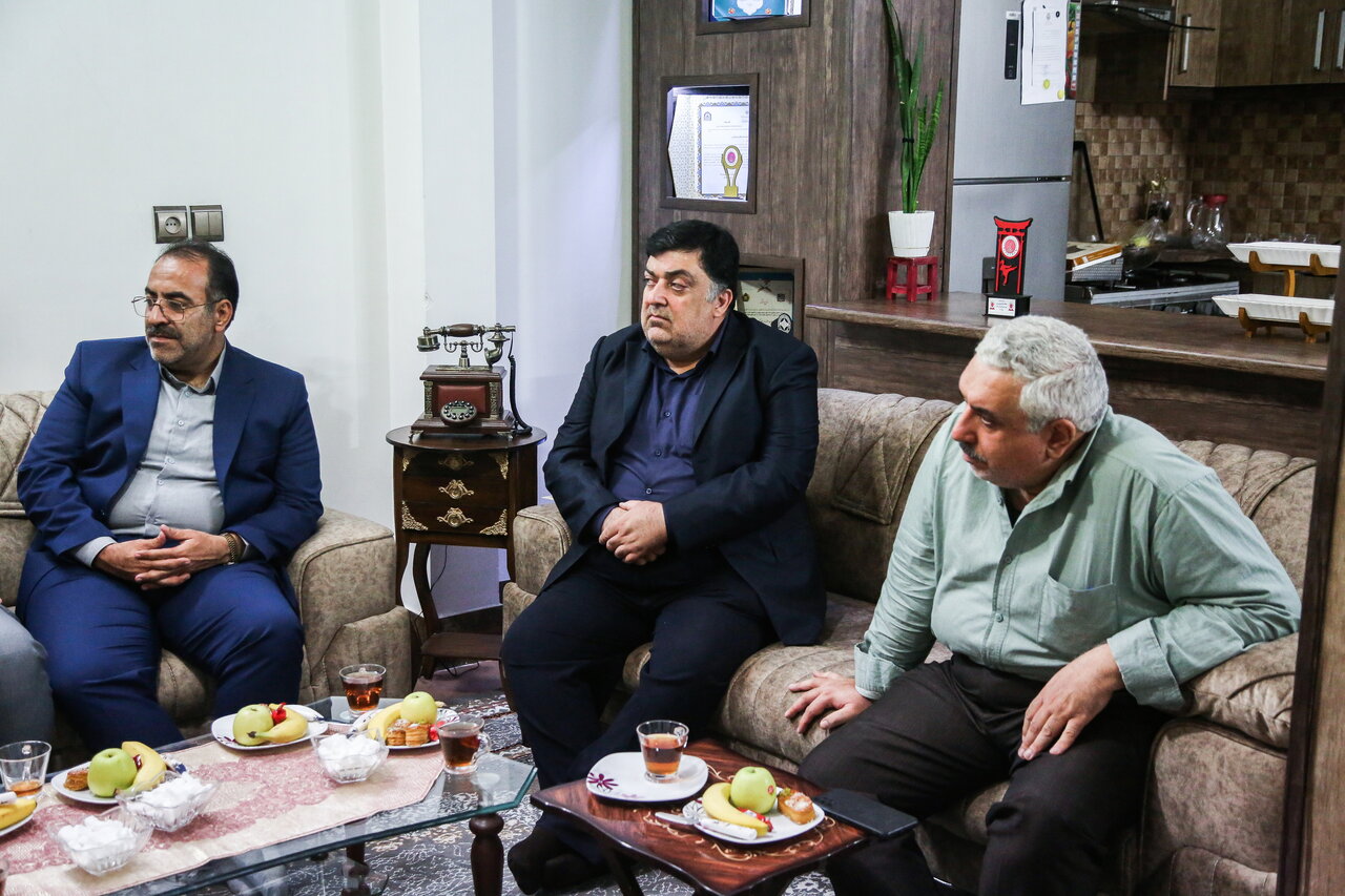 اعضای هیئت مدیره از رزمنده پدافند هوایی و عضو سازمان تجلیل کردند