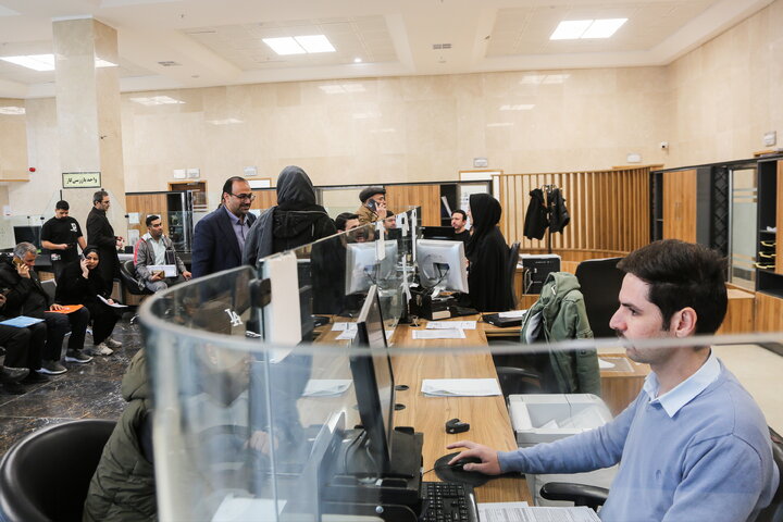 تلاش کارکنان سازمان در ارائه خدمات به شهروندان در روزهای پایانی سال