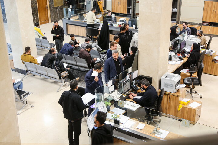 تلاش کارکنان سازمان در ارائه خدمات به شهروندان در روزهای پایانی سال