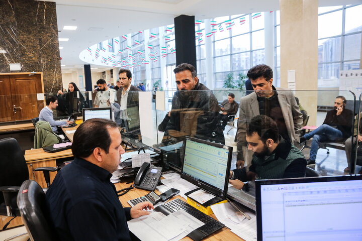 تلاش کارکنان سازمان در ارائه خدمات به شهروندان در روزهای پایانی سال