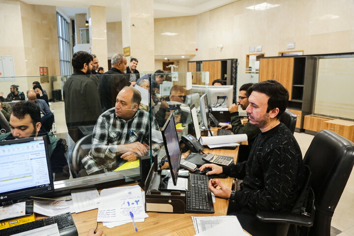 تلاش کارکنان سازمان در ارائه خدمات به شهروندان در روزهای پایانی سال